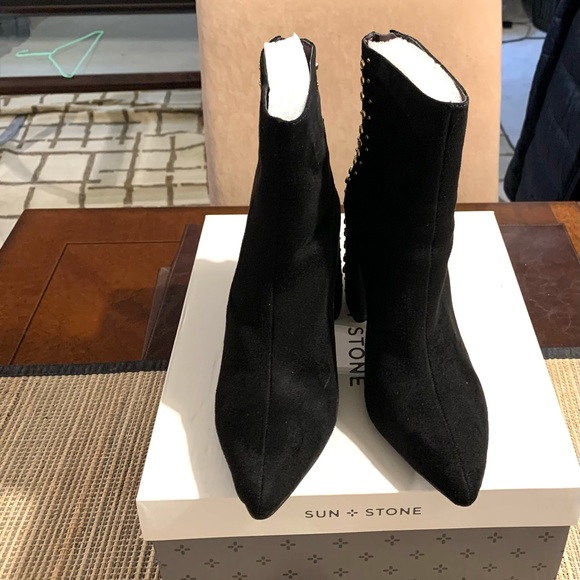 KENSIE- Black Suede Studs Ankle Booties! - Picture 9 of 9